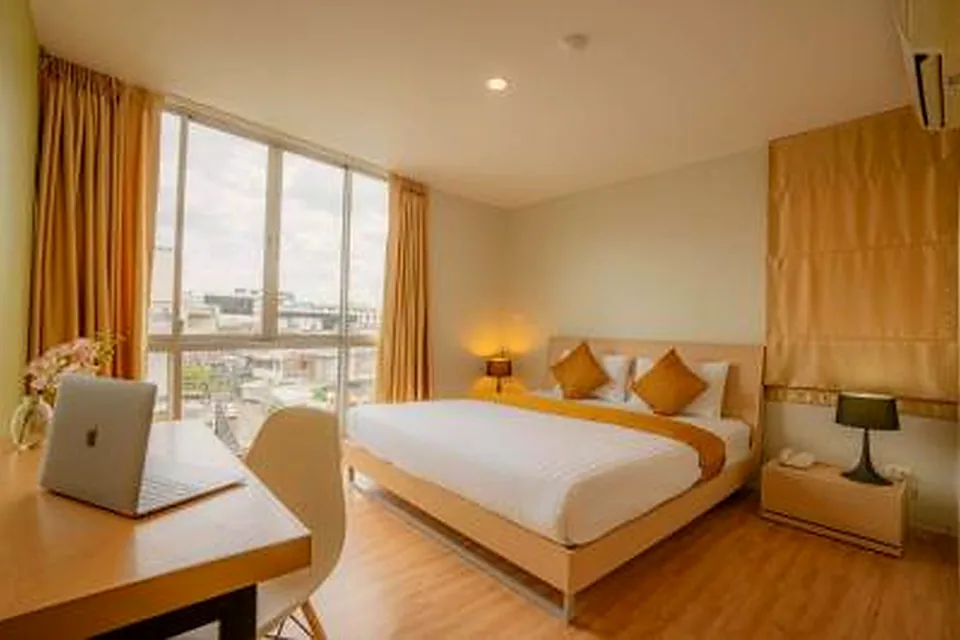 One-Bedroom Suite at Peace Land Khaosan